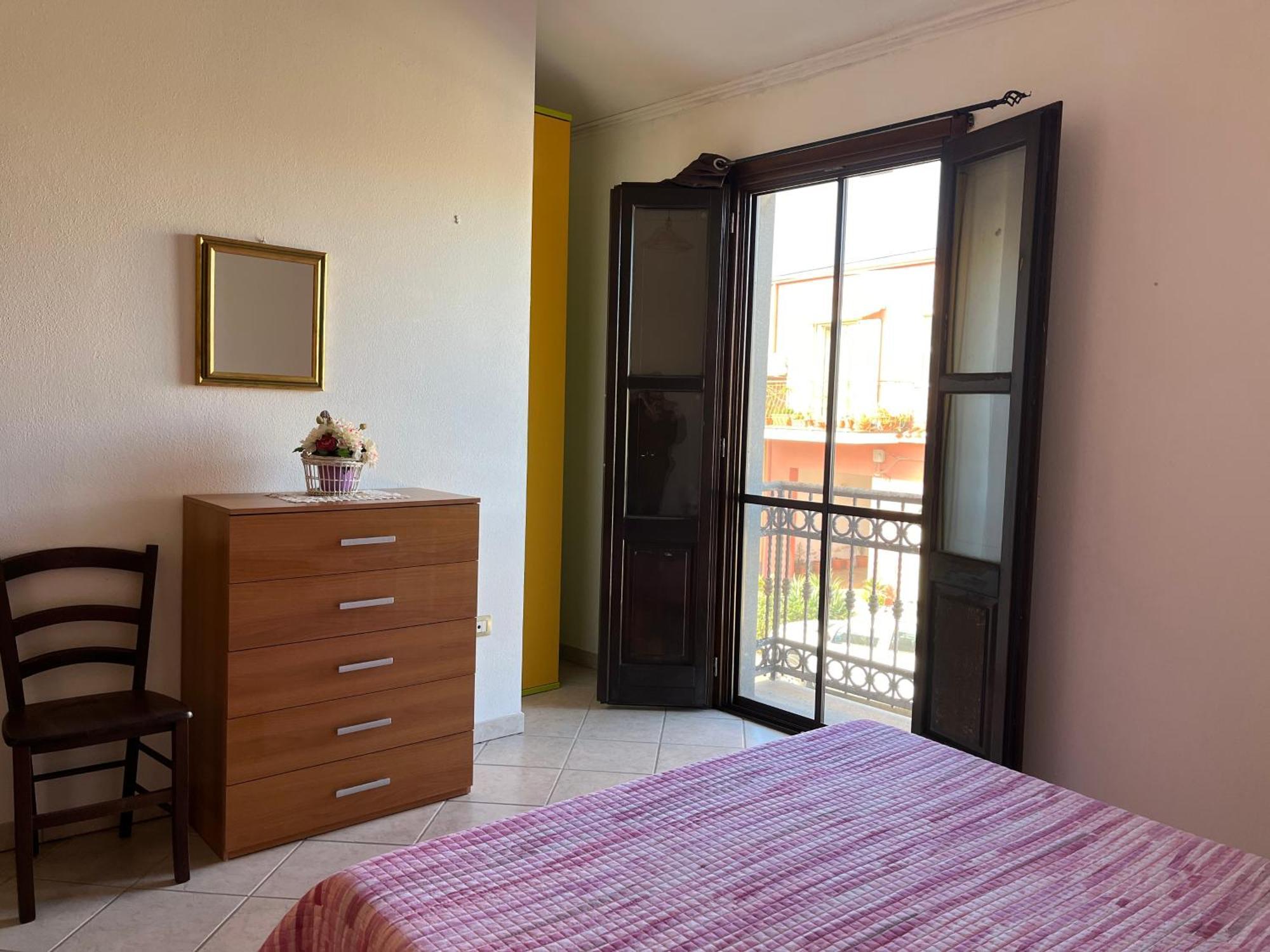 Appartamento Vacanze A 2 Piani Cabras Bagian luar foto